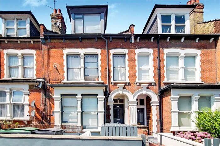 1 Bedroom Apartment For Sale In Hillfield Avenue, London, N8