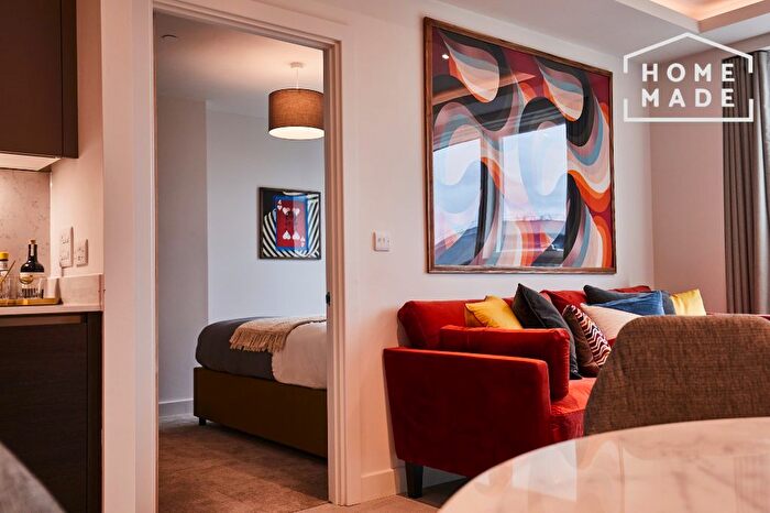 2 Bedroom Flat To Rent In Angel Gardens, M4