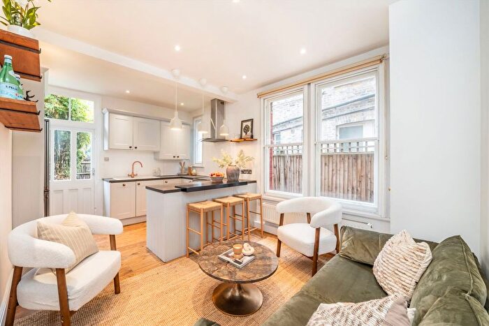 2 Bedroom Maisonette For Sale In Hailsham Avenue, Streatham Hill, SW2
