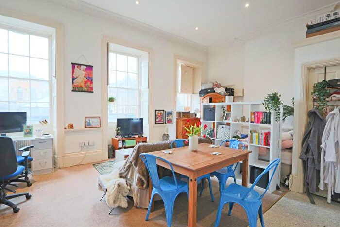 Studio To Rent In Berkeley Square, Bristol, BS8 - Photo 2