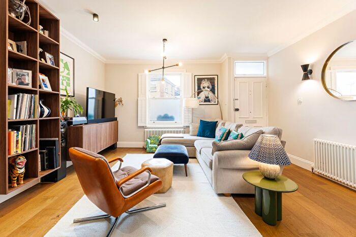 4 Bedroom End Of Terrace House For Sale In Cobbold Road, London, W12