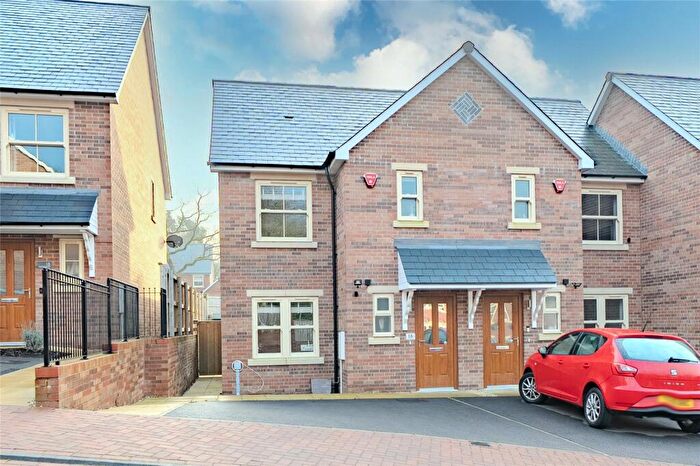 2 Bedroom Terraced House For Sale In Oak Park Mount, Cookridge, Leeds, LS16