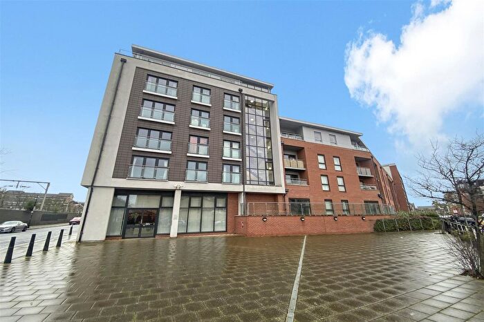 1 Bedroom Flat To Rent In Windsor Court, Mostyn Grove, Bow, E3