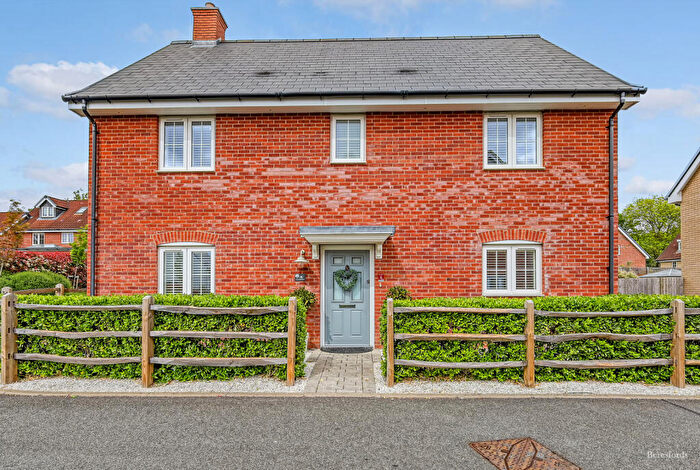 3 Bedroom Detached House For Sale In Gorse Wood View, Runwell, SS11