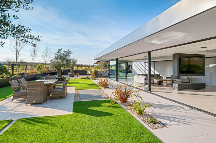 5 Bedroom Detached House For Sale In The Old Stable View, South Nottinghamshire, NG12