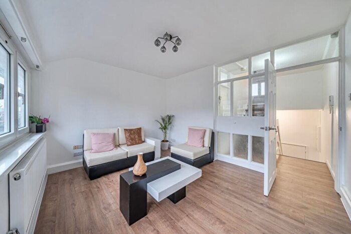2 Bedroom Flat For Sale In East Surrey Grove, London, SE15