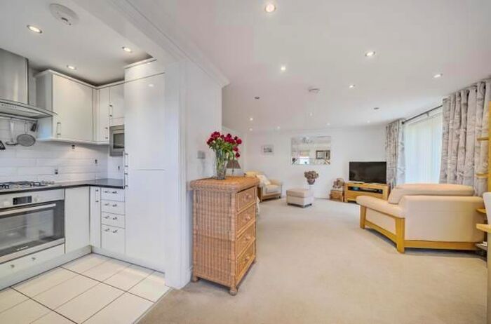 2 Bedroom Flat For Sale In Holland Road, Plymstock, Plymouth, Devon, PL9