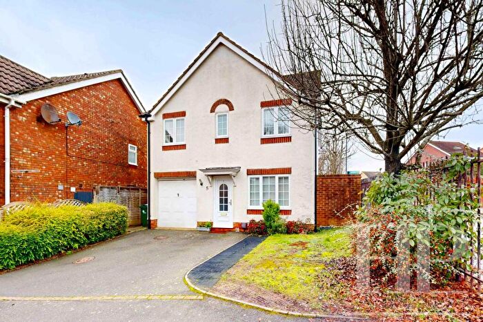 4 Bedroom Detached House To Rent In Warner Close, Maidenbower, RH10