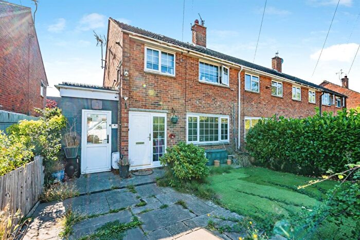 3 Bedroom End Of Terrace House For Sale In Saxby Close, Eastbourne, BN23