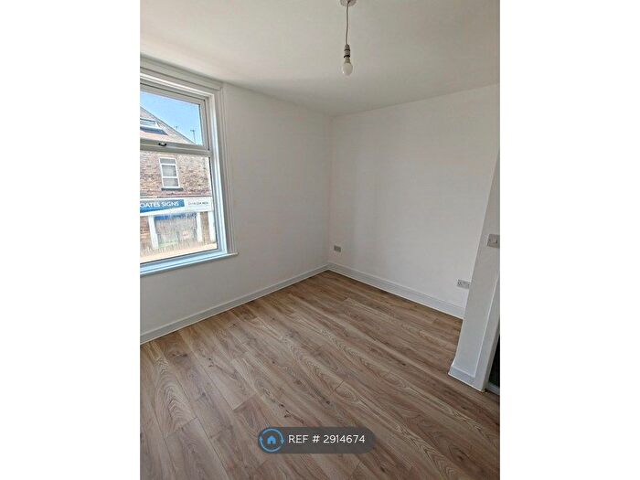 4 Bedroom Terraced House To Rent In Holme Lane, Sheffield, S6