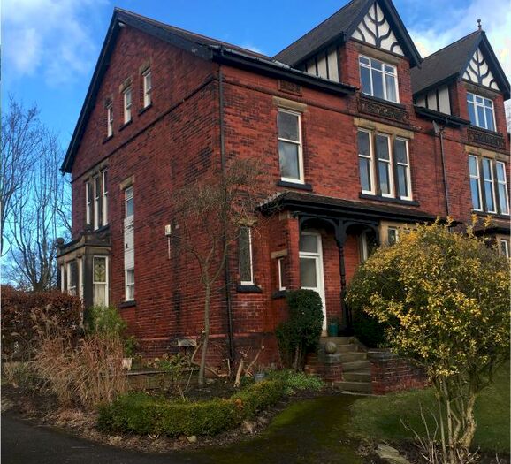 2 Bedroom Flat To Rent In North Park Avenue, Roundhay, Leeds, LS8