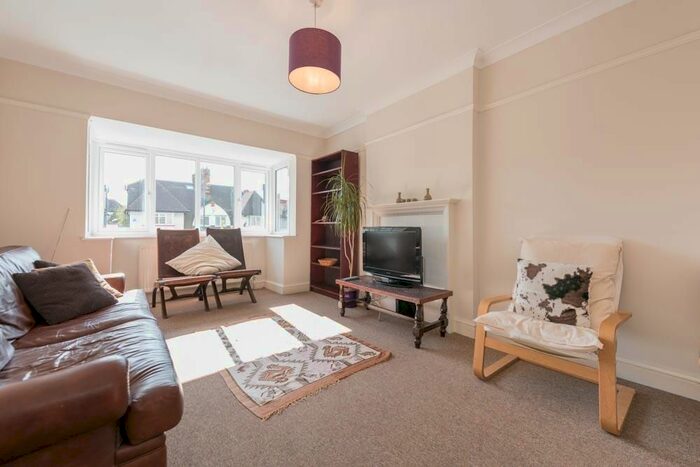 2 Bedroom Flat To Rent In Staverton Road, London, NW2