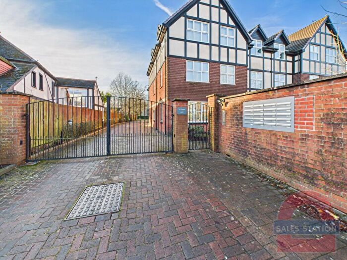 2 Bedroom Flat For Sale In Fidlas Road, Cardiff, CF14