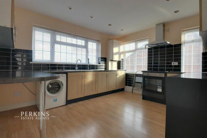 2 Bedroom Maisonette To Rent In Eastmead Avenue, Greenford, UB6