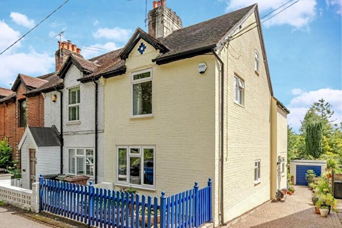 4 Bedroom Semi-detached House For Sale In Gole Road, Pirbright, Woking, GU24