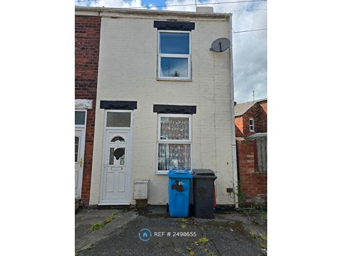 2 Bedroom End Of Terrace House To Rent In Kirkstead Avenue, Hull, HU8