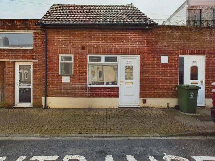 1 Bedroom Semi-Detached House To Rent In Heyshott Road, Southsea, PO4