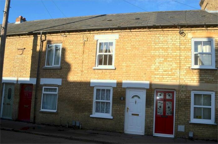 2 Bedroom Cottage To Rent In Lawrence Road, Biggleswade, SG18