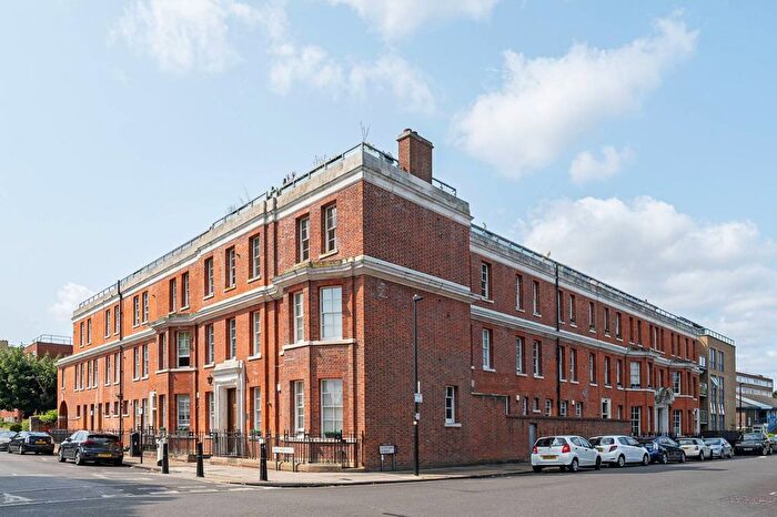 2 Bedroom Flat To Rent In Aylward Street, Stepney, London, E1