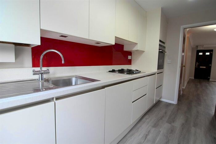 1 Bedroom Maisonette To Rent In Penny Court, Worley Road, St Albans, AL3