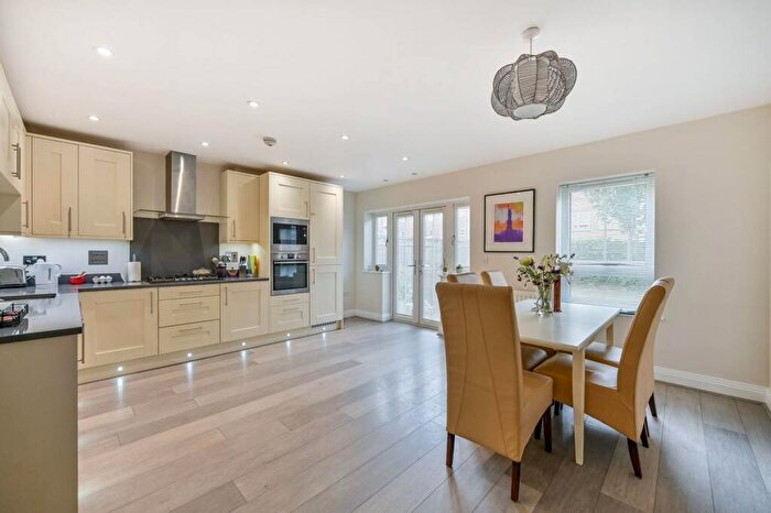 3 Bedroom Terraced House For Sale In Brambling Way, Maidenhead, SL6