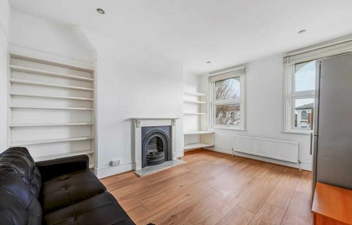 2 Bedroom Flat To Rent In Windsor Road, London, W5