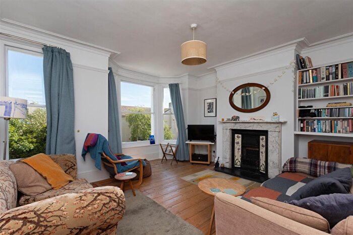 3 Bedroom End Of Terrace House For Sale In Priory Road, Hastings, TN34