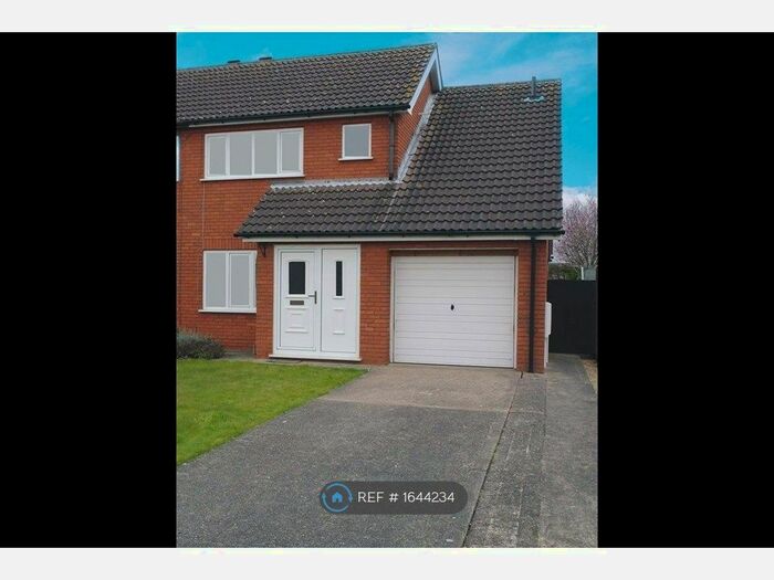 3 Bedroom Semi-Detached House To Rent In Tobruk Close, Lincoln, LN1