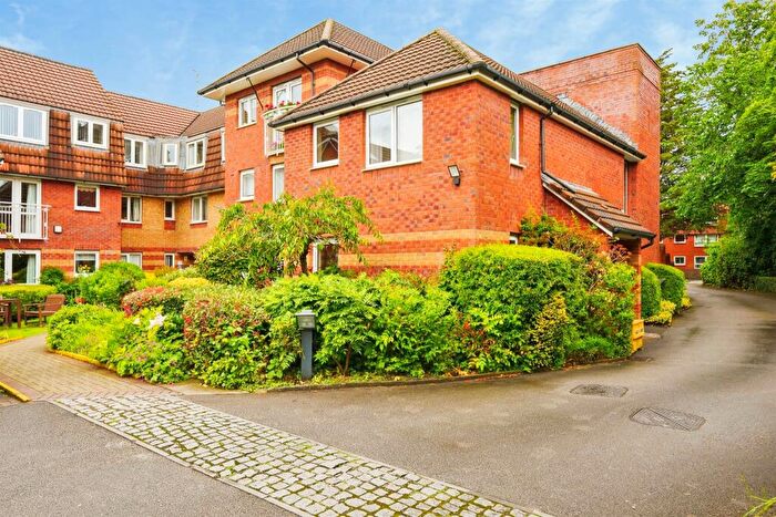 1 Bedroom Flat For Sale In Plymyard Avenue, Bromborough, Wirral, CH62
