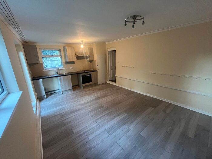 Terraced House To Rent In Selby Road, London, London, N17