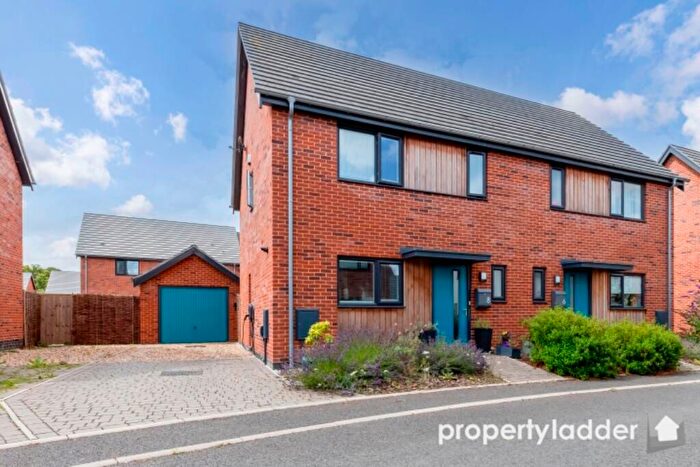 3 Bedroom Semi-Detached House For Sale In Paper Mill Lane, Taverham, Norwich, NR8