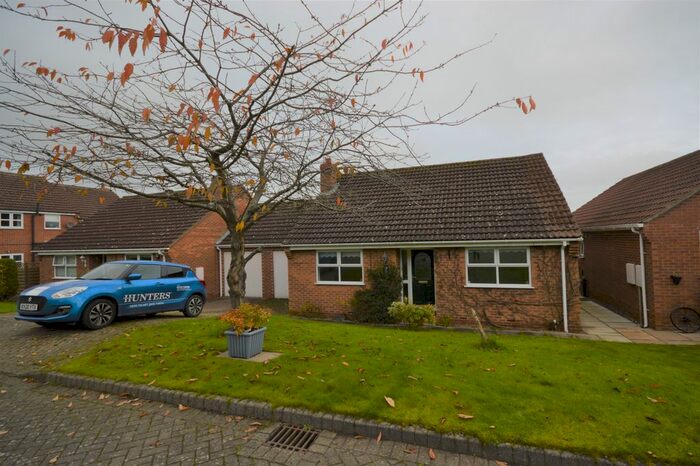 3 Bedroom Bungalow To Rent In Olivers Close, Hunmanby, Filey, YO14
