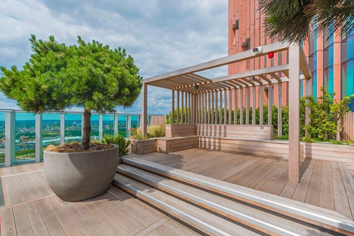 2 Bedroom Flat To Rent In Manhattan Lofts, Stratford, London, E20