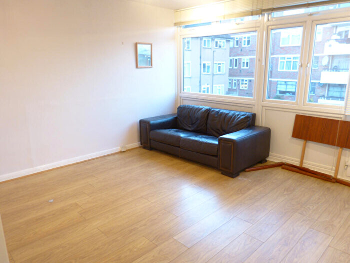 1 Bedroom Flat To Rent In Caroline Court, NW11