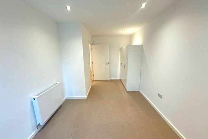 1 Bedroom Flat To Rent In Addlestone, Surrey, KT15