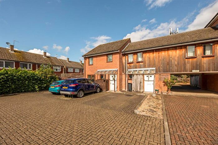 3 Bedroom End Of Terrace House For Sale In Revell Close, Wallingford, OX10