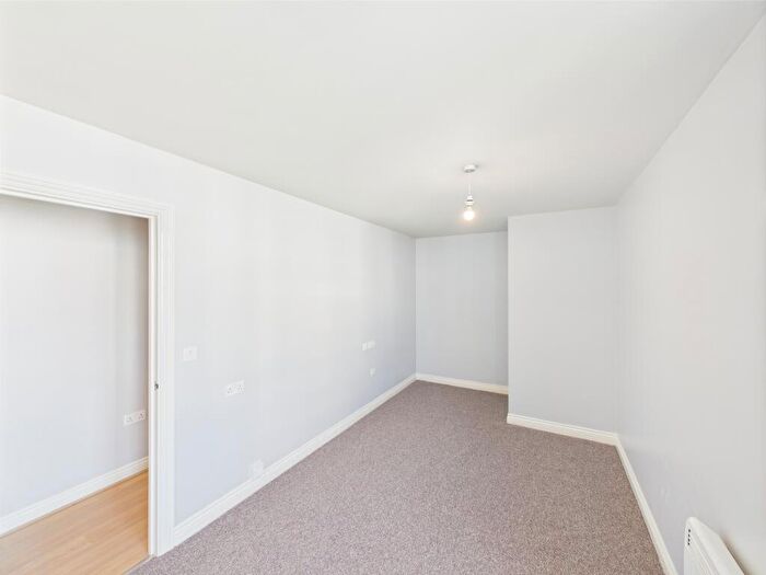 2 Bedroom Flat To Rent In Watkin Road, Leicester, LE2