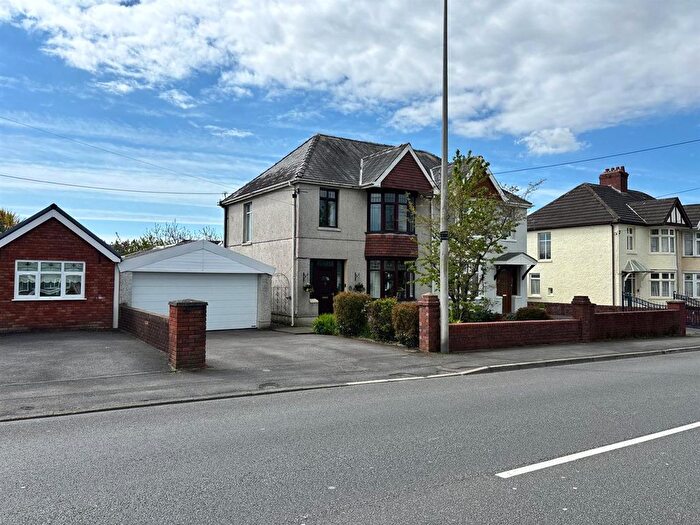 3 Bedroom Property For Sale In Gelli Road, Llanelli, SA14