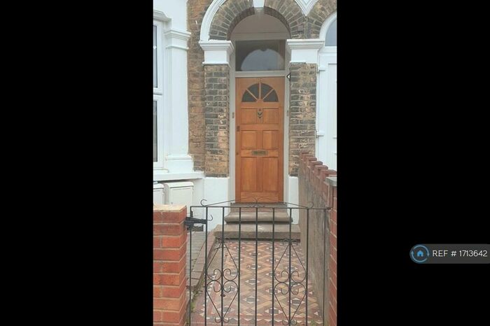 2 Bedroom Flat To Rent In Leytonstone, London, E11