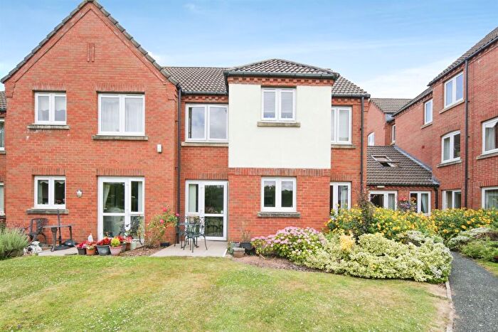 1 Bedroom Apartment For Sale In Kenilworth Road, Balsall Common, Coventry, CV7