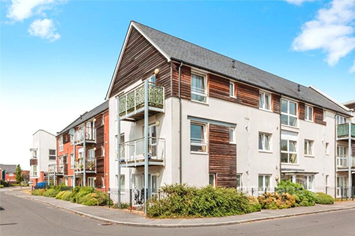 2 Bedroom Flat To Rent In Edmund Court, Basingstoke, RG24