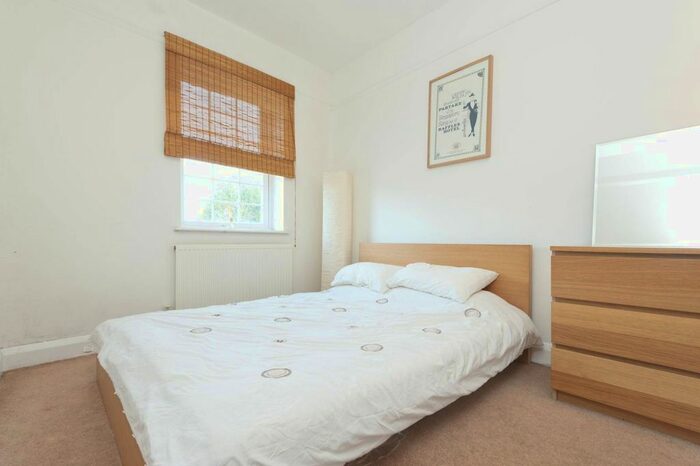 2 Bedroom Flat For Sale In Green Lane, Northwood, HA6