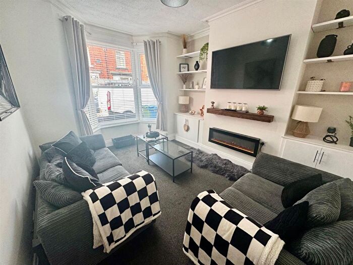2 Bedroom Terraced House For Sale In Spring Bank, Scarborough, YO12