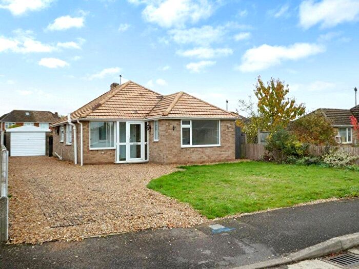 3 Bedroom Bungalow For Sale In Ashcroft Road, Banbury, OX16
