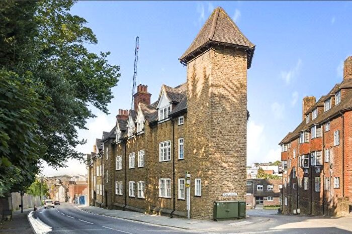 Studio To Rent In Portsmouth Road, Guildford, GU2