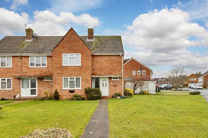 3 Bedroom Semi Detached House For Sale In Bramble Close, Hildenborough, Tonbridge, TN11