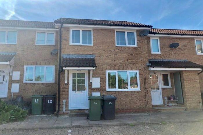 2 Bedroom Property To Rent In Chantry Mews, Basingstoke RG22