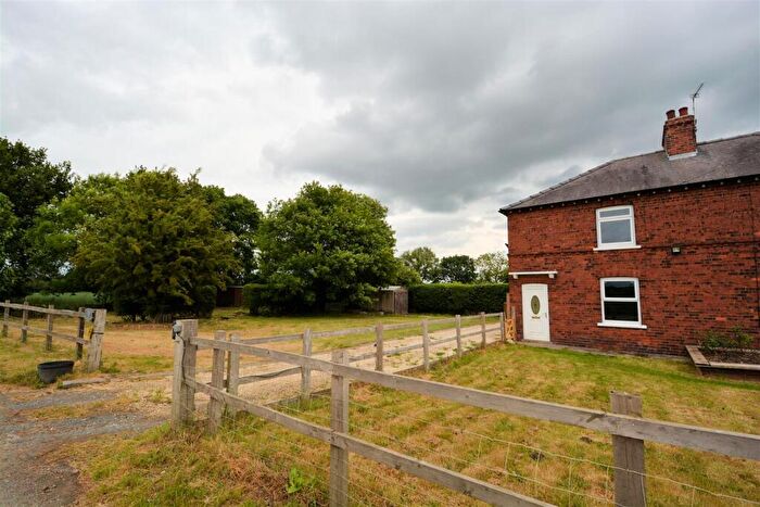 3 Bedroom Semi-Detached House To Rent In Balne Hall Cottages, Balne Hall Road, Balne, DN14