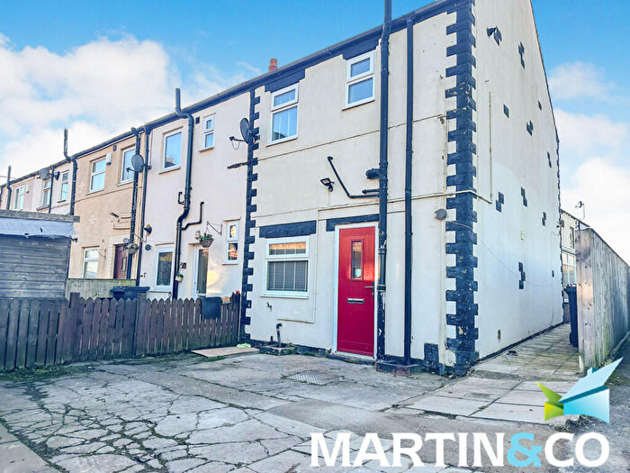 2 Bedroom End Of Terrace House To Rent In Low Common, Methley, LS26