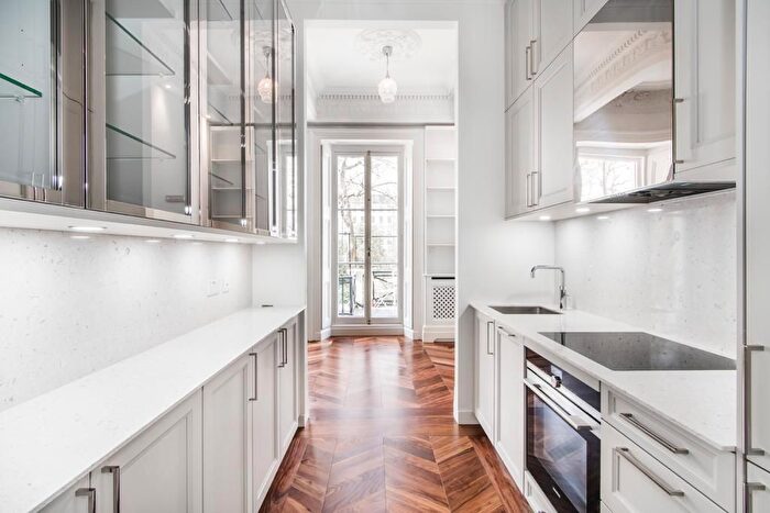 1 Bedroom Flat To Rent In Ennismore Gardens, London, SW7